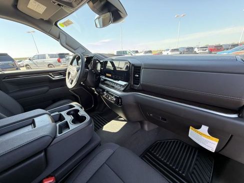 New 2026 GMC Sierra 1500 SLE image 24