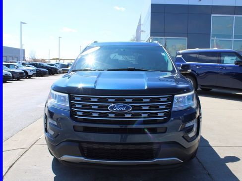 Used 2016 Ford Explorer XLT w/ Equipment Group 202A AWD/4WD image 2