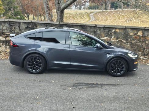 Used 2022 Tesla Model X image 12