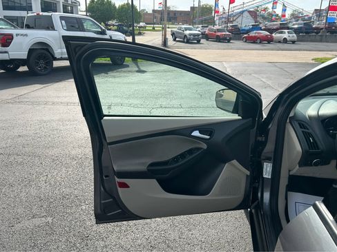 Used 2014 Ford Focus SE image 10