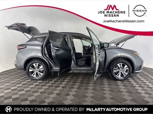 Used 2023 Nissan Murano SV image 13