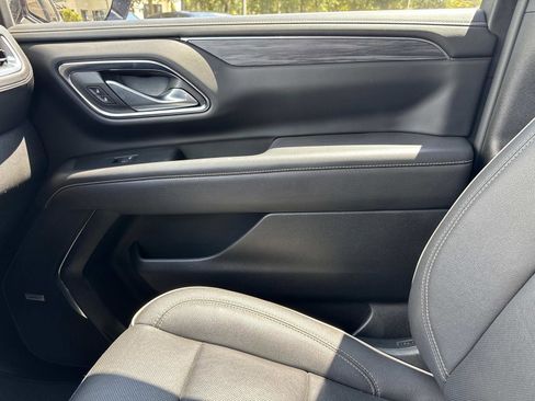 Used 2022 GMC Yukon SLT w/ SLT Premium Package image 24