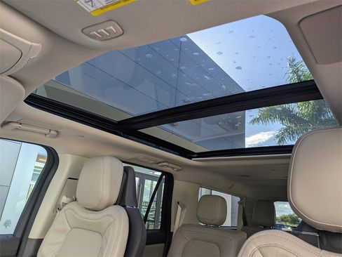 Certified 2024 Lincoln Navigator L Reserve image 23