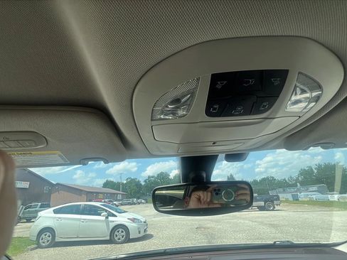 Used 2018 Chrysler Pacifica Touring-L Plus FWD image 27