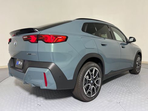 Used 2025 BMW X2 xDrive28i w/ Premium Package image 9