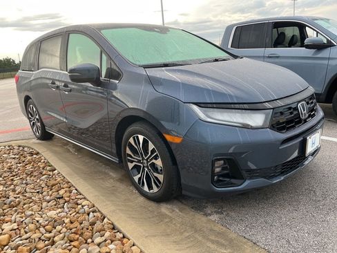 Used 2026 Honda Odyssey Elite image 2