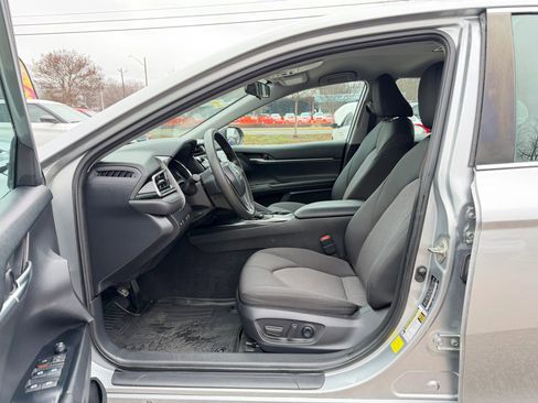 Used 2020 Toyota Camry LE image 8