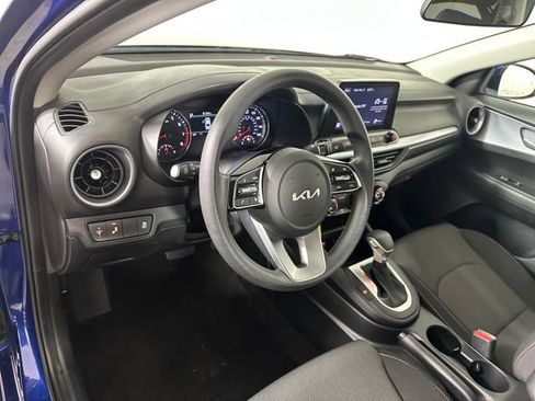 Used 2023 Kia Forte LXS w/ LXS Technology Package image 13