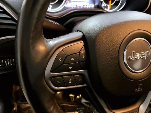 Used 2019 Jeep Cherokee Limited AWD/4WD image 21