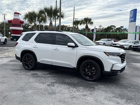 New 2025 Honda Pilot Touring image 5