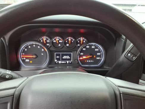 Used 2020 Chevrolet Silverado 2500 Custom w/ Custom Value Package image 17