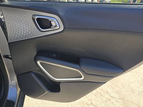Used 2023 Kia Soul S FWD image 21