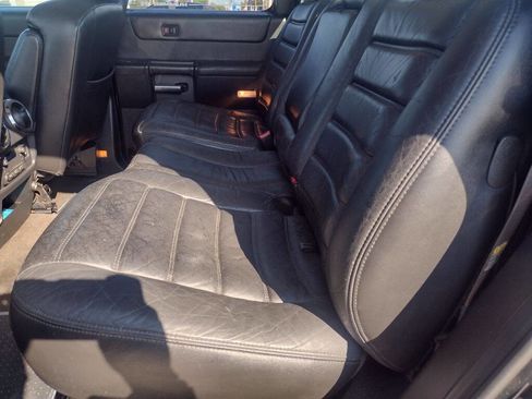 Used 2005 HUMMER H2 SUT w/ Preferred Equipment Group image 20