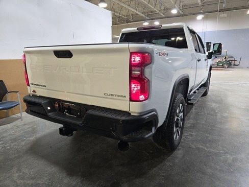 Used 2024 Chevrolet Silverado 2500 Custom w/ Custom Value Package image 4