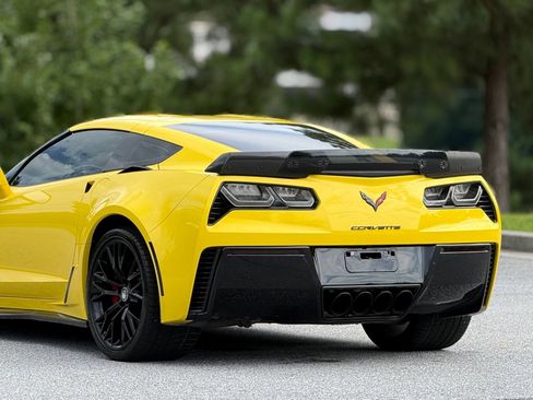 Used 2018 Chevrolet Corvette Z06 RWD image 40