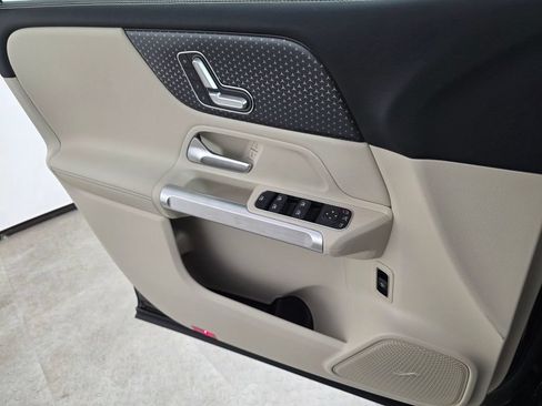 New 2026 Mercedes-Benz GLB 250 image 16