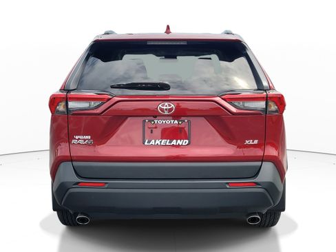 Used 2025 Toyota RAV4 XLE FWD image 6