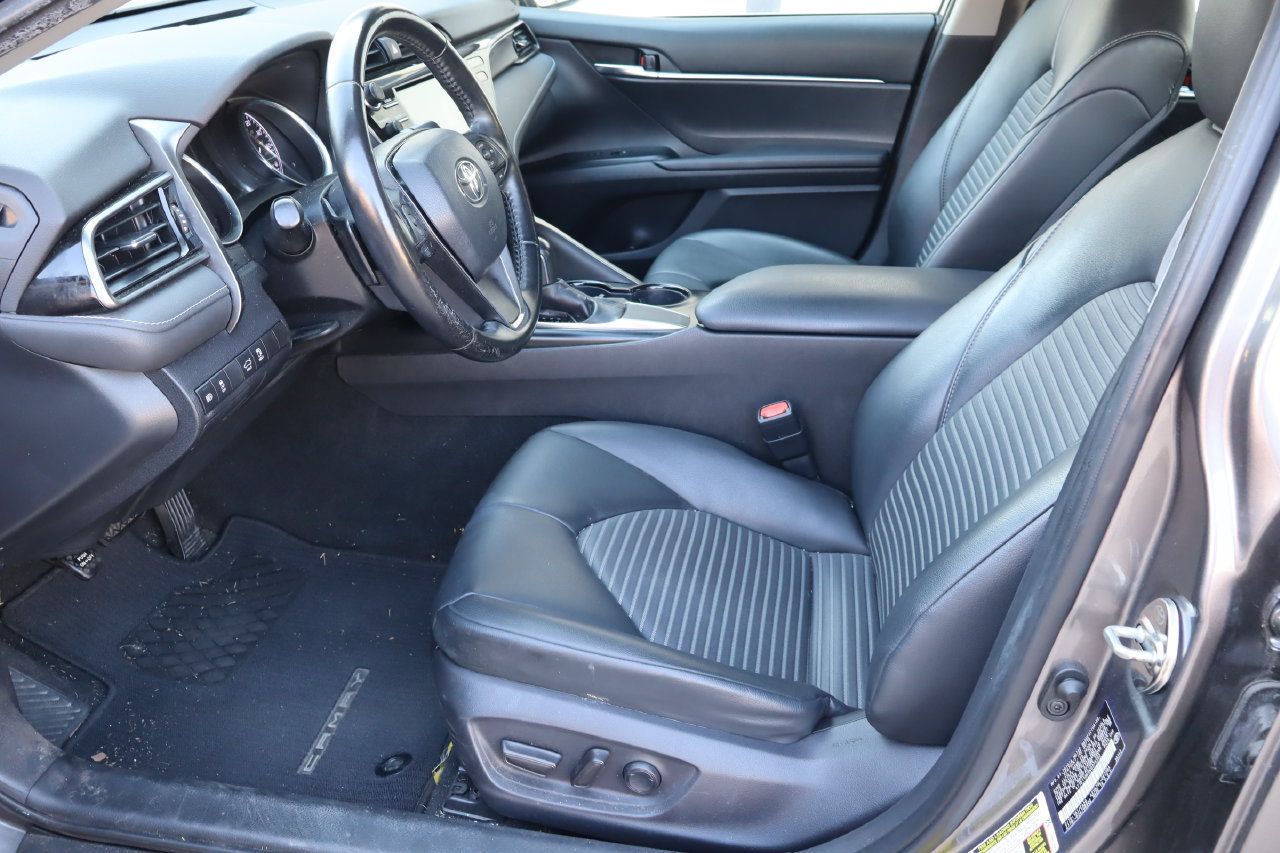 Used 2019 Toyota Camry SE FWD image 14