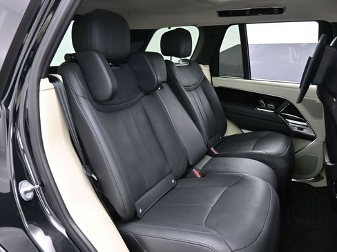 Used 2023 Land Rover Range Rover Autobiography image 32