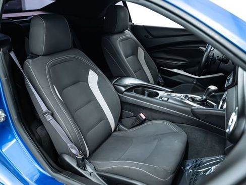 Used 2017 Chevrolet Camaro LT RWD image 21