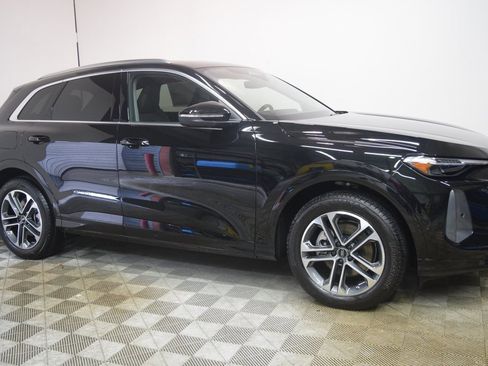 New 2025 Audi Q5 Prestige image 3