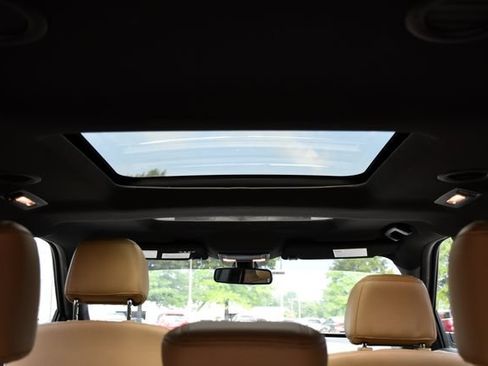 Used 2017 Ford Explorer Limited w/ Equipment Group 301A AWD/4WD image 31