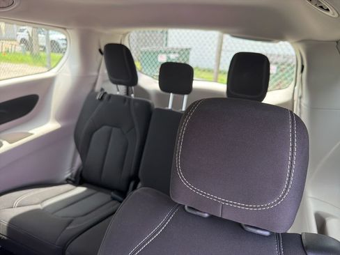 Used 2023 Chrysler Voyager LX FWD image 53