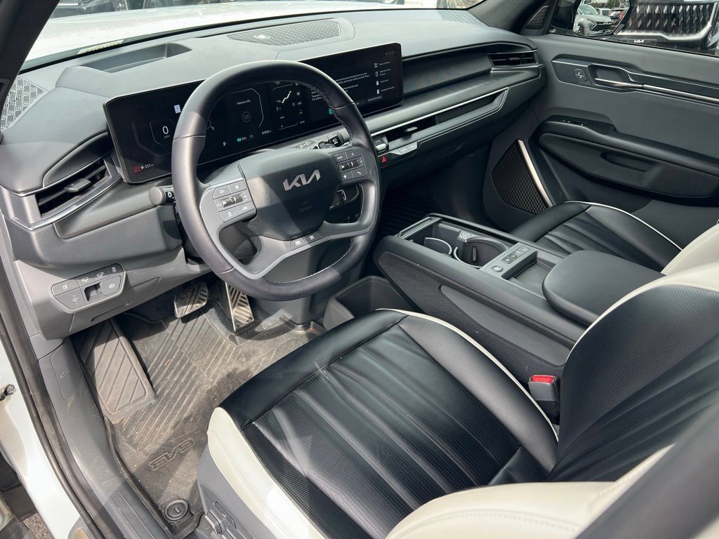 Certified 2024 Kia EV9 GT-Line AWD/4WD image 17