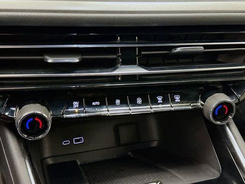 Used 2026 Chevrolet Traverse LT w/ Driver Confidence Package image 18