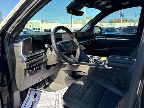 Used 2025 Cadillac Escalade V w/ LPO, Floor Liner Package image 17