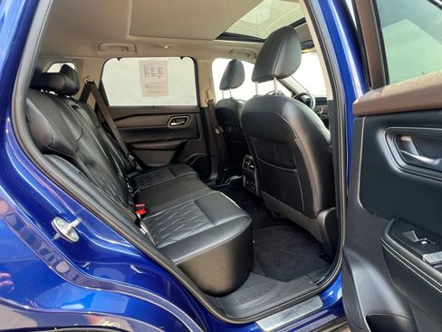 Used 2021 Nissan Rogue Platinum AWD/4WD image 29