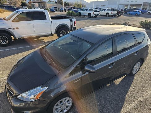 Used 2014 Toyota Prius V Three image 21