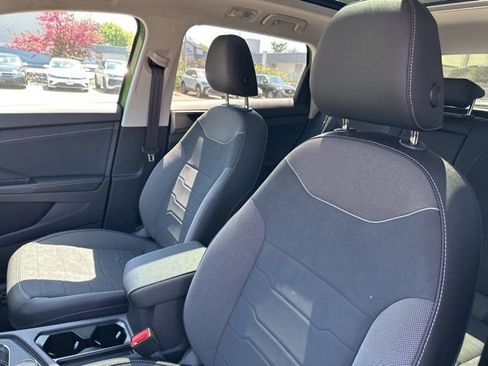 New 2026 Volkswagen Taos SE AWD/4WD image 11