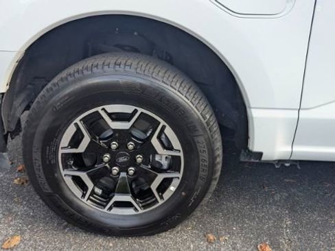 Used 2022 Ford F150 Lightning Pro image 9