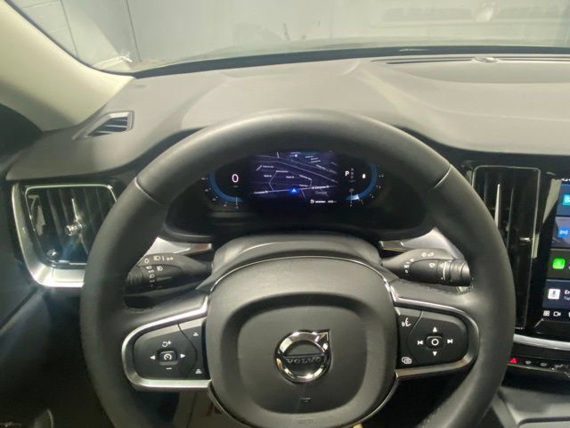 Used 2025 Volvo S60 B5 Core AWD/4WD image 15
