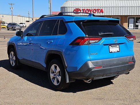 Used 2019 Toyota RAV4 XLE w/ Convenience Package image 3