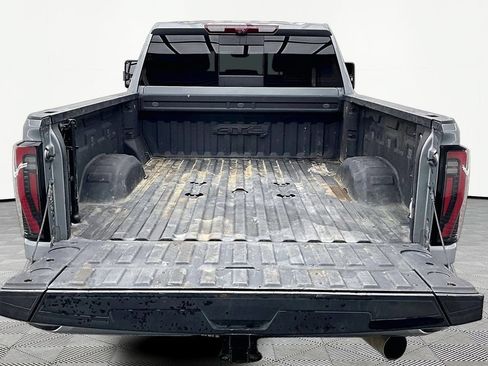 Used 2024 GMC Sierra 3500 AT4 w/ Technology Package AWD/4WD image 18