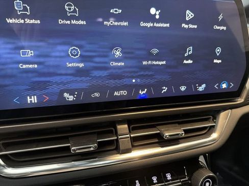 New 2026 Chevrolet Equinox EV LT w/ Comfort Package FWD image 29