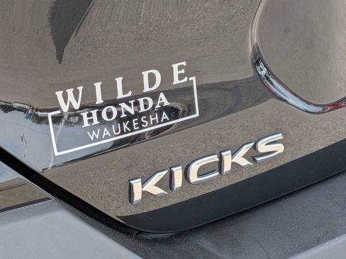 Used 2020 Nissan Kicks SV FWD image 11