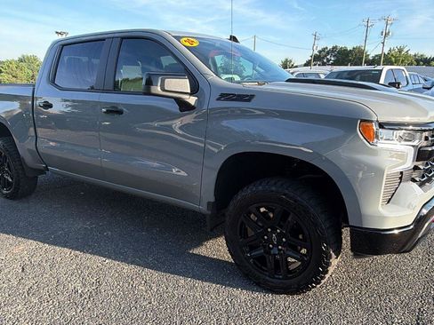 Used 2024 Chevrolet Silverado 1500 LT Trail Boss w/ Convenience Package II AWD/4WD image 6