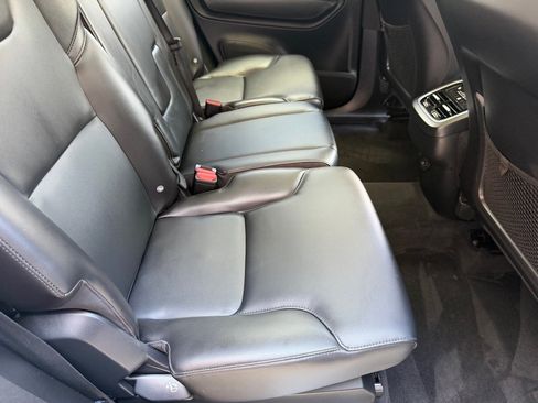 Used 2024 Volvo XC90 B5 Core AWD/4WD image 27