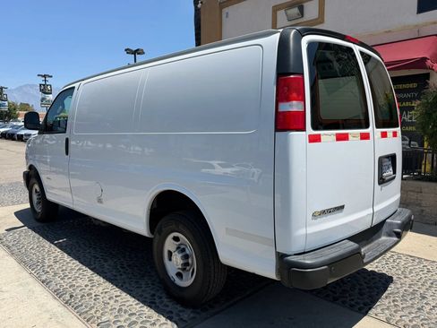 Used 2022 Chevrolet Express 2500 w/ Driver Convenience Package RWD image 7