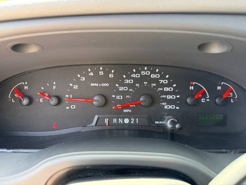 Used 2008 Ford E-250 and Econoline 250 RWD image 12
