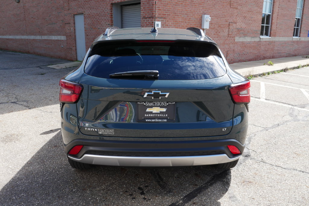 Used 2025 Chevrolet Trax LT w/ Driver Confidence Package FWD image 6