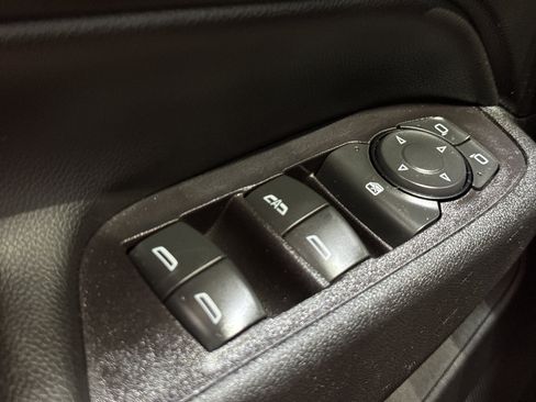 Used 2021 Chevrolet Equinox LT FWD image 34