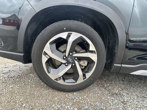 Used 2024 Subaru Forester Touring w/ Pop Package 2 image 31