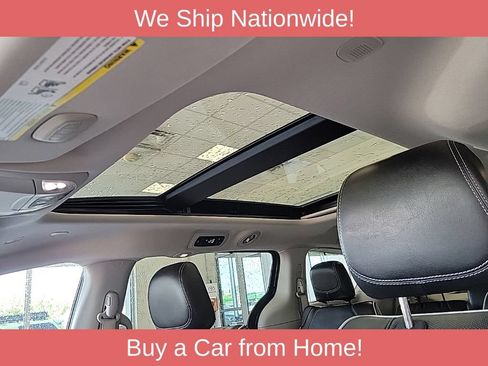 Used 2021 Chrysler Pacifica Limited AWD/4WD image 10