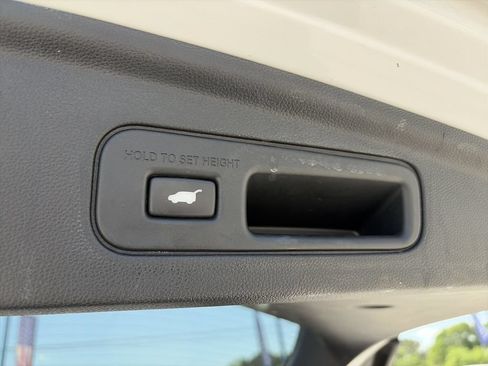 Used 2023 Acura MDX SH-AWD w/ Technology Package image 12