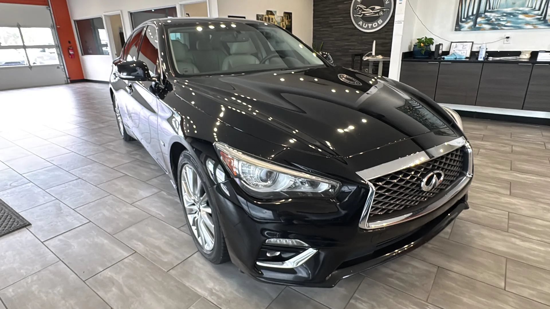 Used 2019 INFINITI Q50 Luxe w/ Cargo Package (L96) RWD image 2