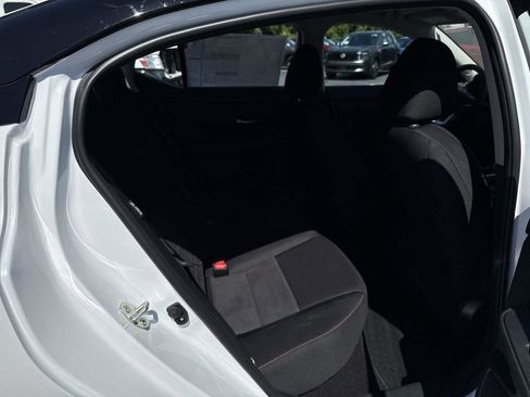 New 2025 Nissan Sentra SR FWD image 18
